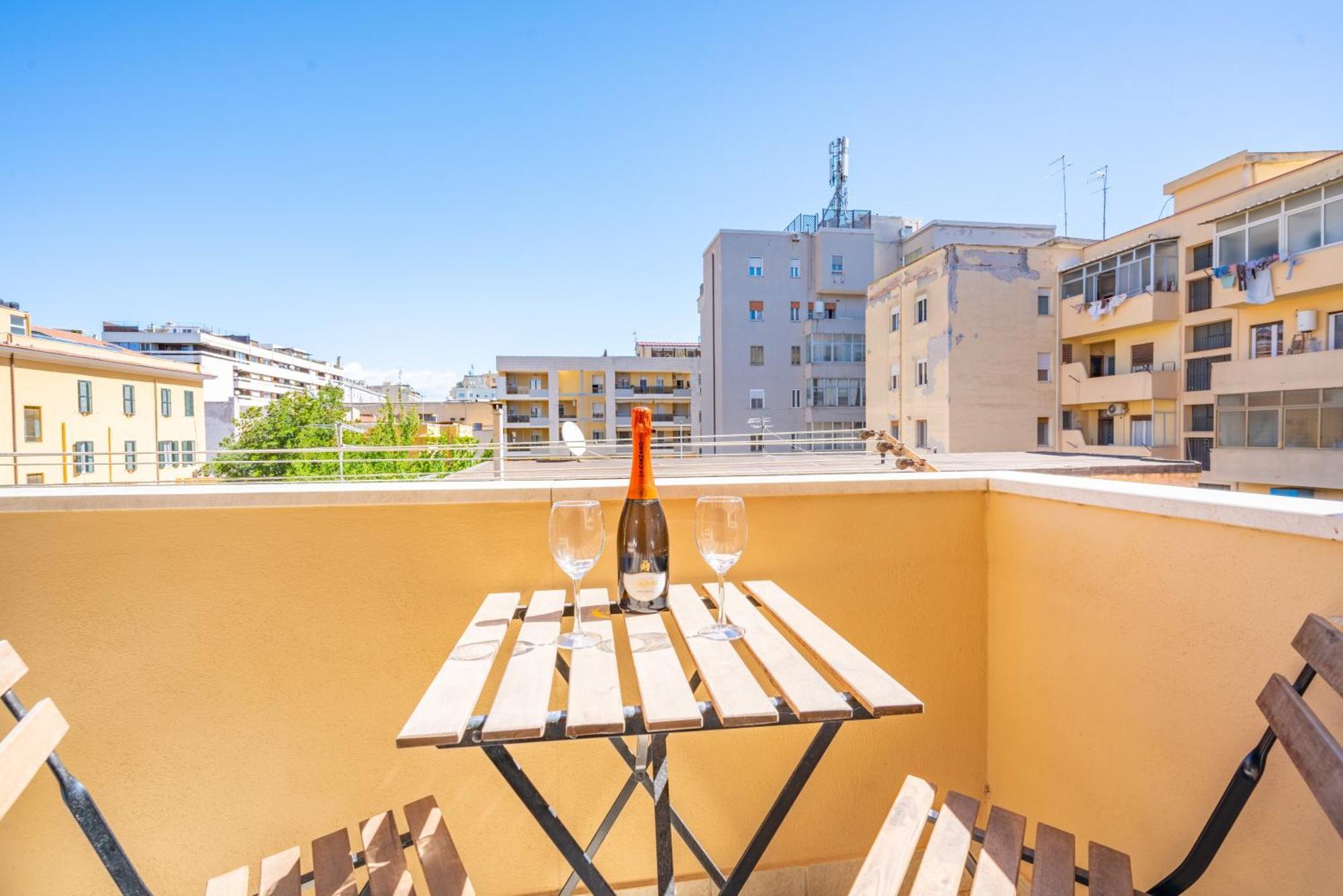 Puccini Apt - Centro Citta - Wifi - Ac Cagliari Eksteriør billede